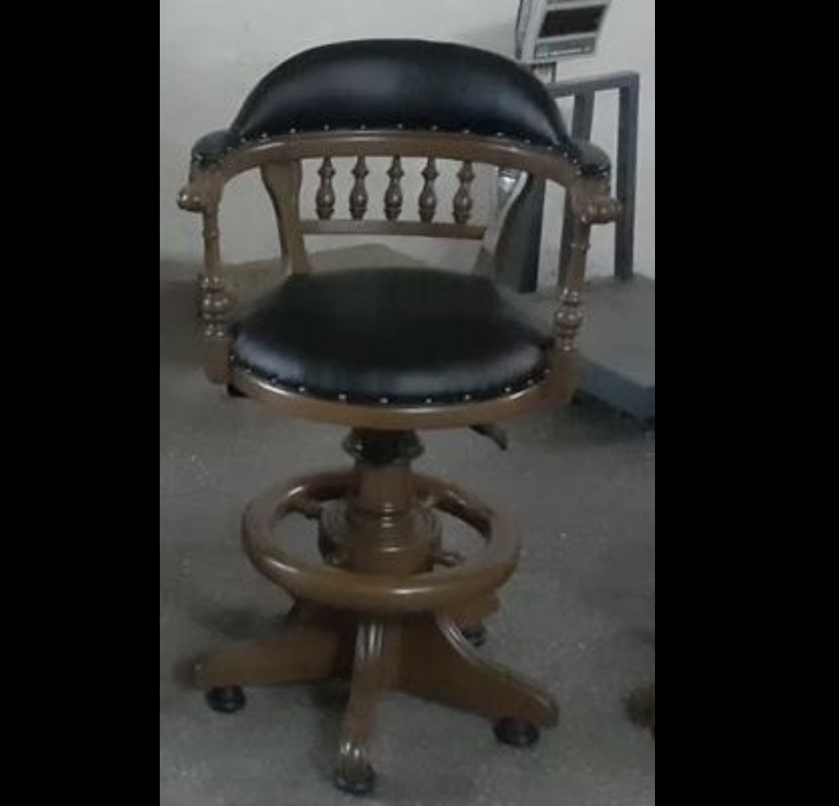 S?PAR?? AH?AP / �ZEL �RET?M SHRF BAR TABURES? / Minimum oturum h: 55-60 cm / Maksimum oturum h: 70-75 cm olacakt?r. T�t�n Renk, Suni deri d�?emeli (LMS, Balat 3124)